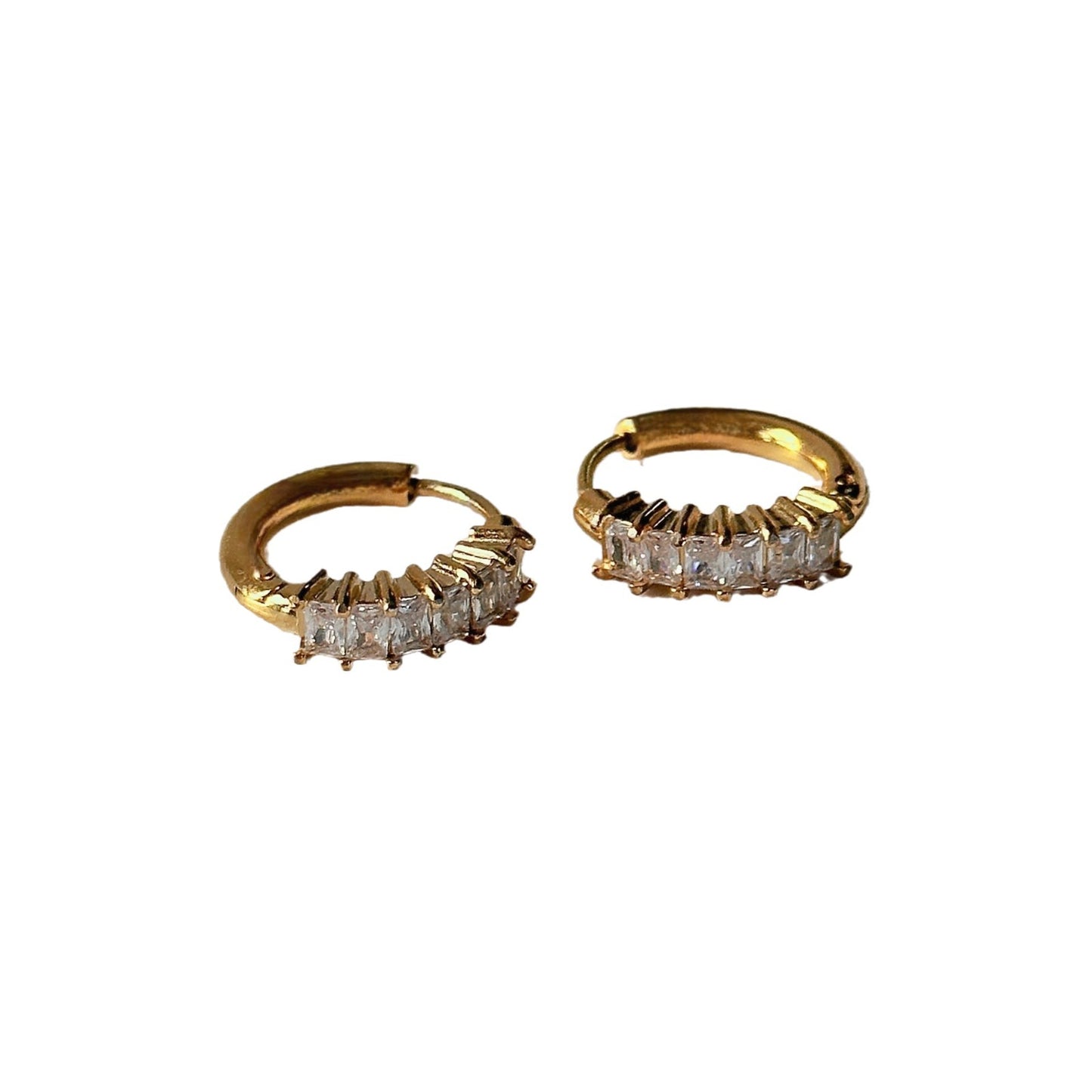 Minimal zircon earrings