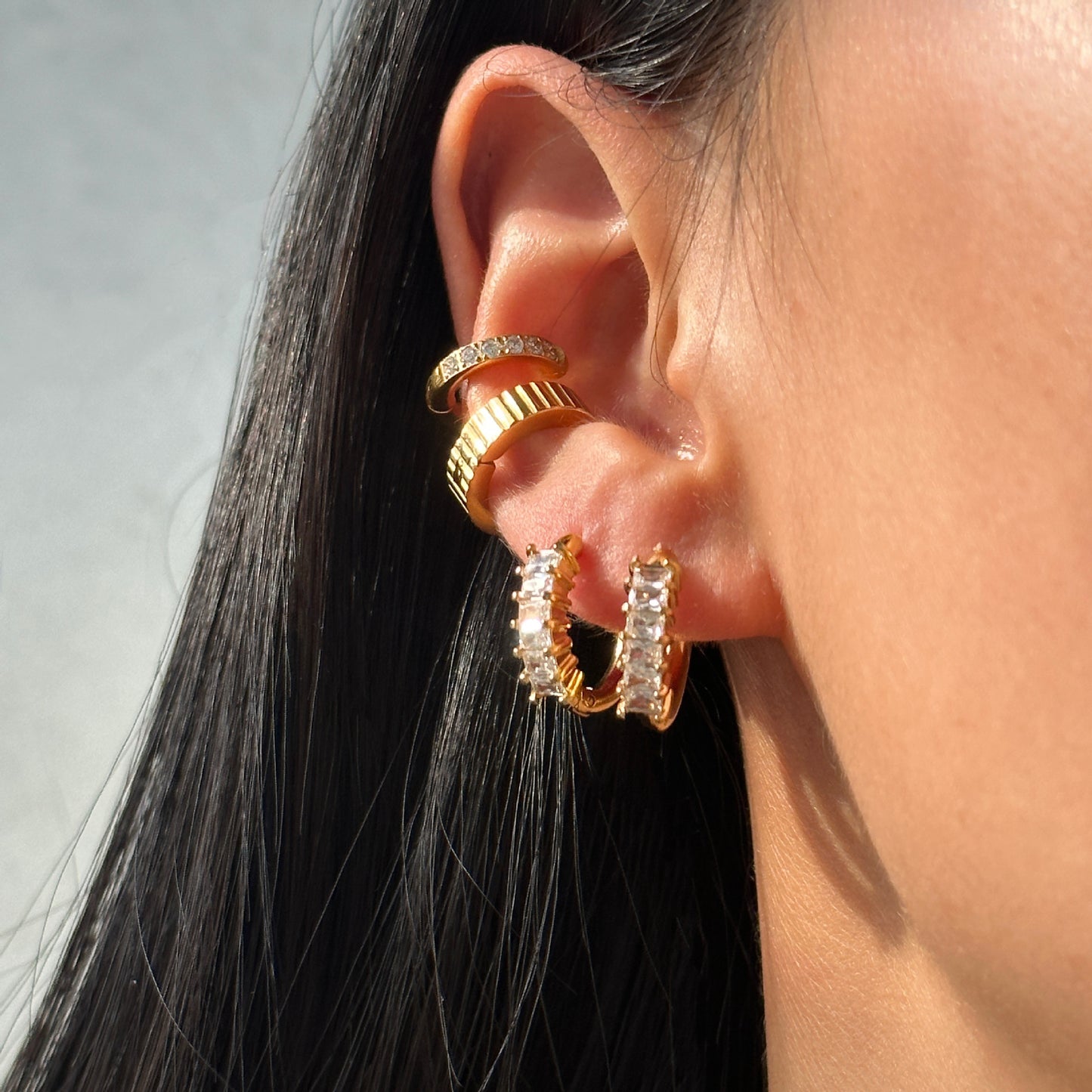 Minimal zircon earrings