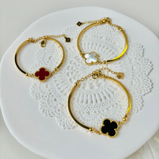 Four-leaf clover bracelet